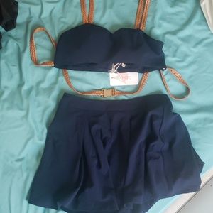 2 piece crop set with criss cross belt